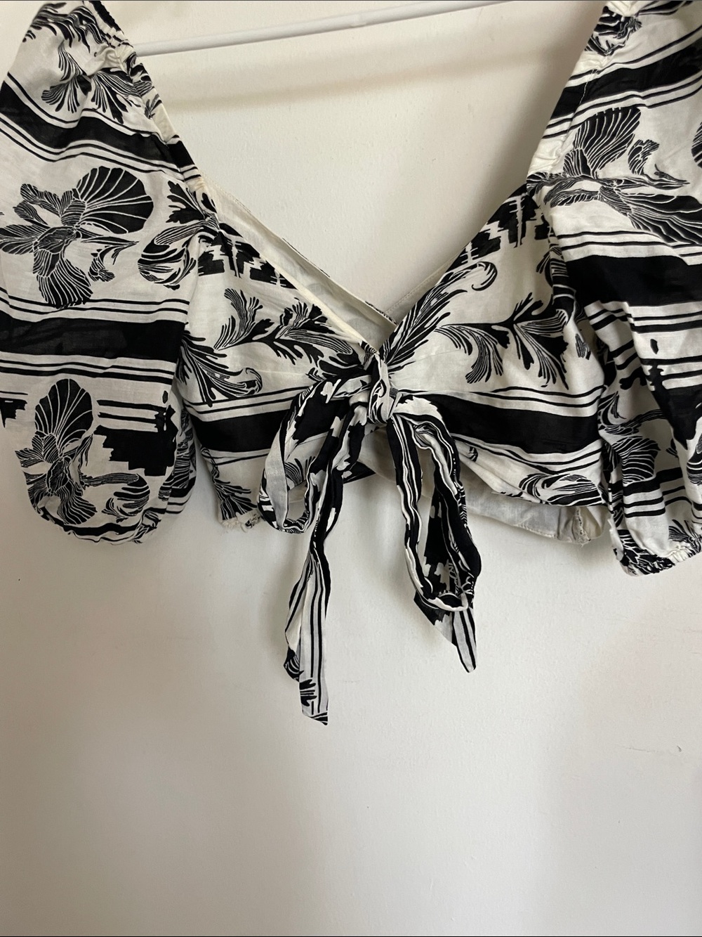 Express Black and White Printed Set with Botanical Motif - Picture 6 of 6